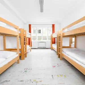 prague-old-town-hostel.praguehotelsweb.com/