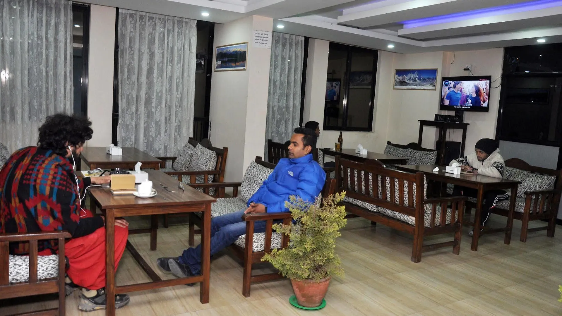 Famous House Kathmandu Hostel