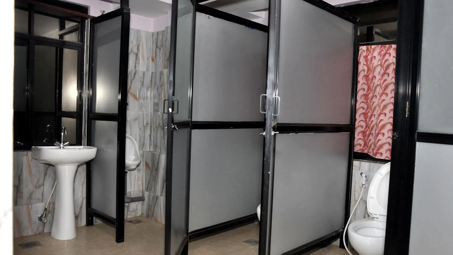 Famous House Kathmandu Hostel